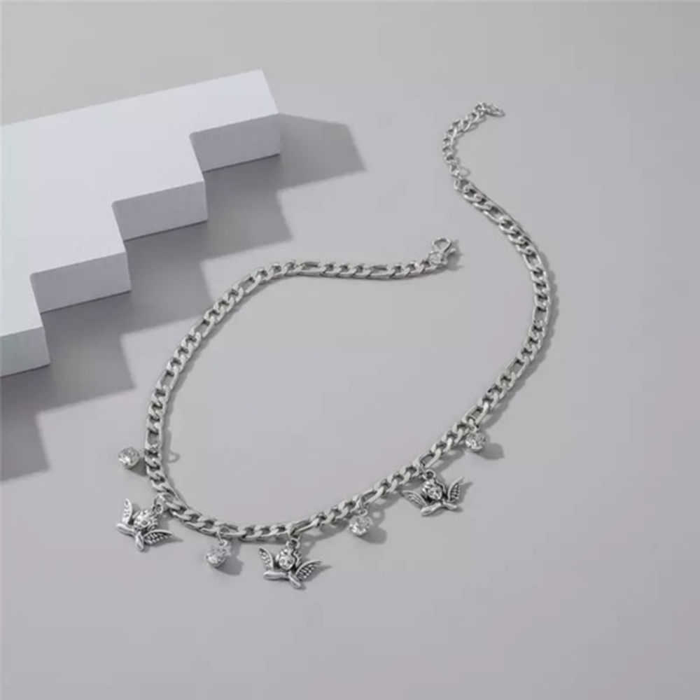 3/$30 🤍 Angel Charm Choker